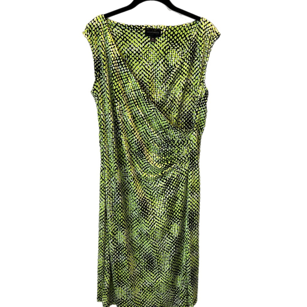 Investments Brand Career Dress Medium M EUC in Line Green and Black Modern